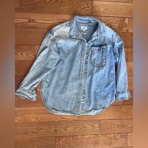 Universal Thread Light Wash Denim Button Down Shirt | Size L